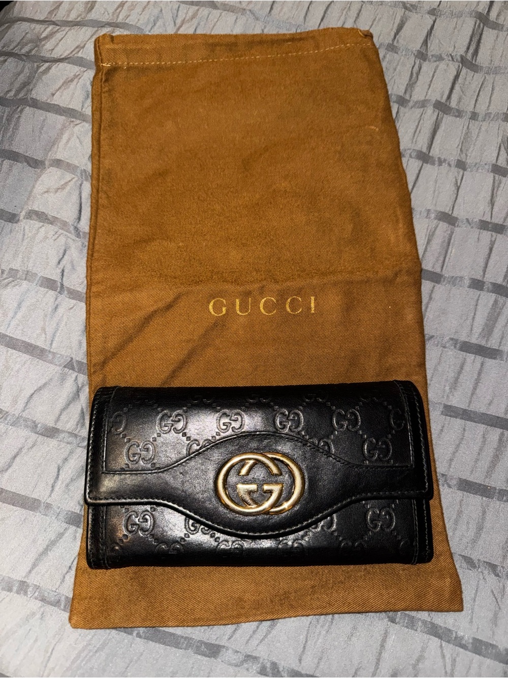 Gucci Black Quilted Leather Wallet on Gold Chain Strap - Picture 11 of 13